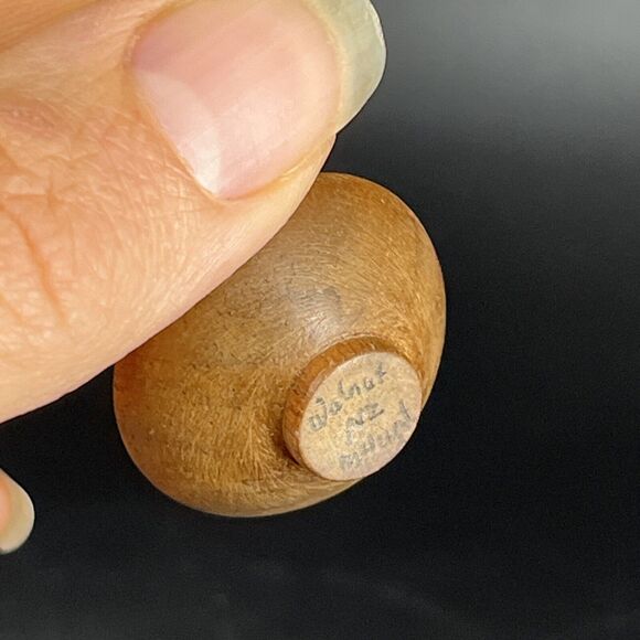 Dollhouse Miniature Artist M Hunt Walnut Wood Bowl New Zealand Signed Handmade - Picture 9 of 9